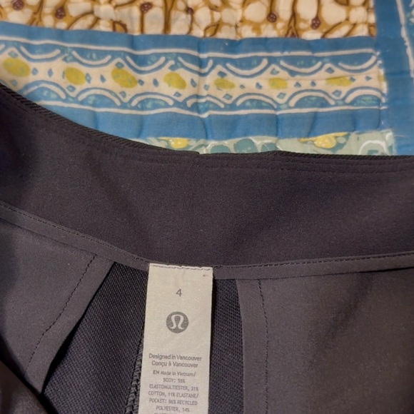 Lululemon Utilitech relaxed fit hr shorts, blk, sz 4, NWOT. - Picture 7 of 9